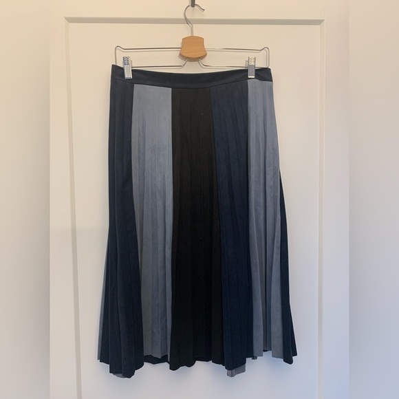 Zara Faux Suede Long Pleated Skirt Tri Color - Picture 3 of 5